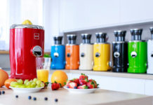 Breng kleur in je keuken met de slow juicer Novis novis vita juicer