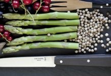 Bon Appétit! Deze Opinel steakmessen zijn onmisbaar aan tafel Bon Appétit! Opinel