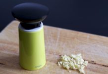 Behoudt de optimale smaak van knoflook met de Rosti Mepal knoflooksnijder