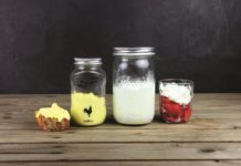 De pannenkoeken-, room-  en mayonaiseshakers van Cookut op een rij