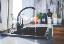 Tips voor waterbesparing in huis keukenkraan 10 tips voor waterbesparing