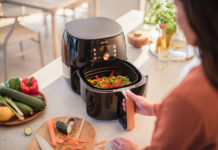 De nieuwe Airfryer van Philips neemt het over en kookt voor jou