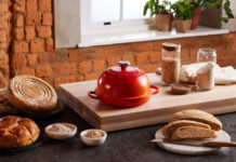 Brood bak je voortaan in de nieuwe gietijzeren Broodpan van Le Creuset