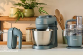 Kenwood Go Handmixer en Go Keukenrobot: Compact, stijlvol en efficiënt in Storm Blue en Clay