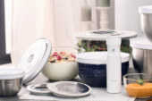 Vers bewaren én stijlvol serveren: ZWILLING breidt Fresh & Save uit met vacuüm serveerkommen