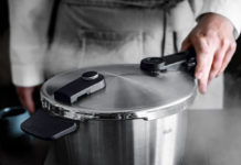Snel, veilig en vol smaak: de Vitaquick Premium snelkookpan van Fissler