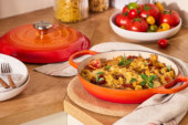 De campagnard van Le Creuset: dé pan voor wie graag kookt én serveert